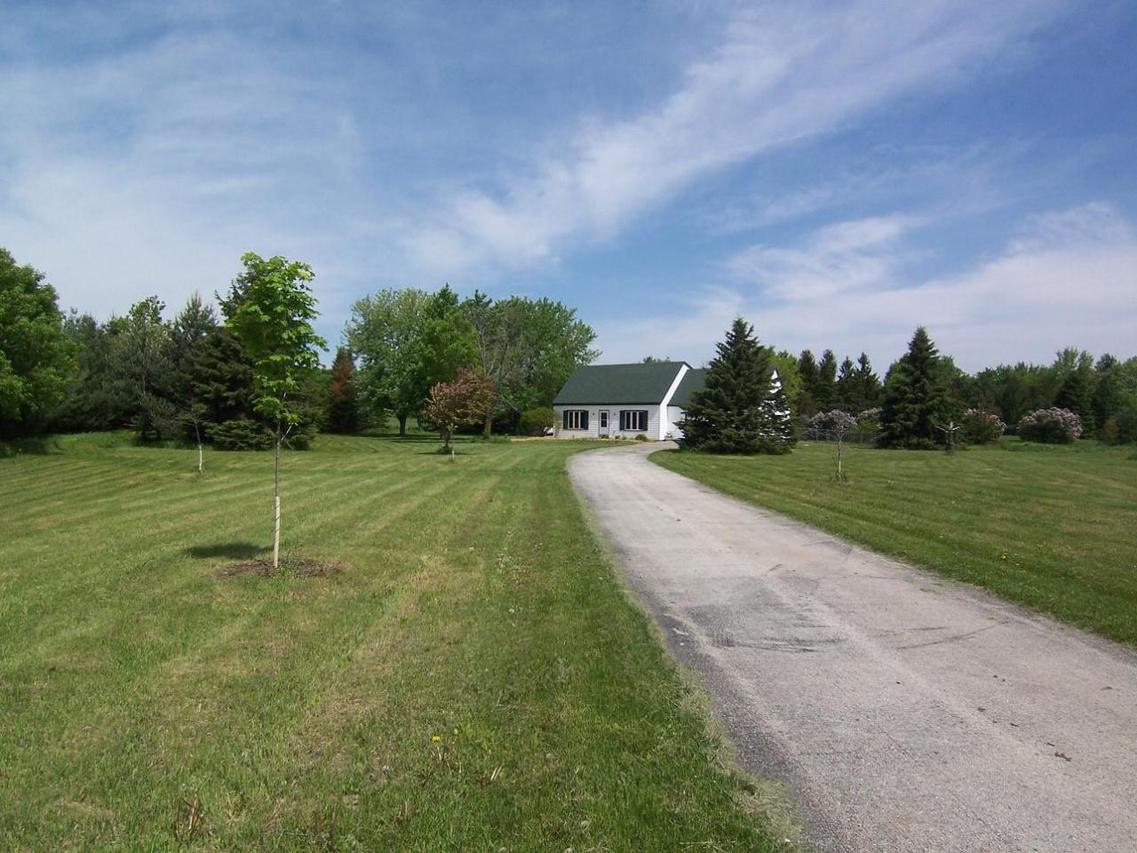 W324S3555 County Rd., Genesee, WI 53118