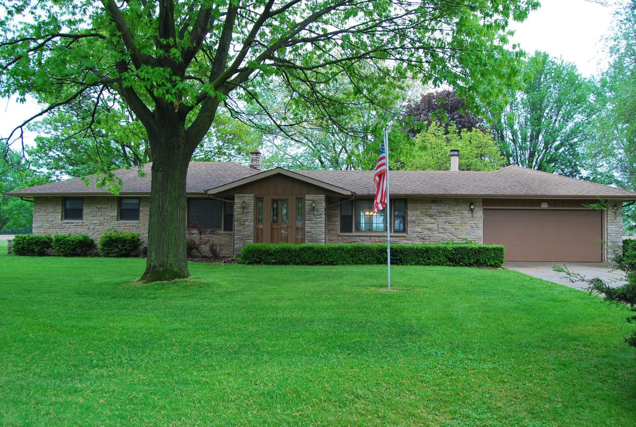 W227N5994 Avon Dr, Lisbon, WI 53089