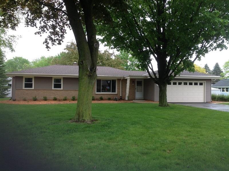 8376 N Ivy St, Brown Deer, WI 53223