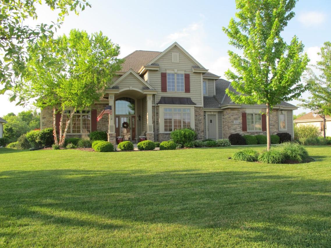 9808 W Prairie Grass Way, Franklin, WI 53132