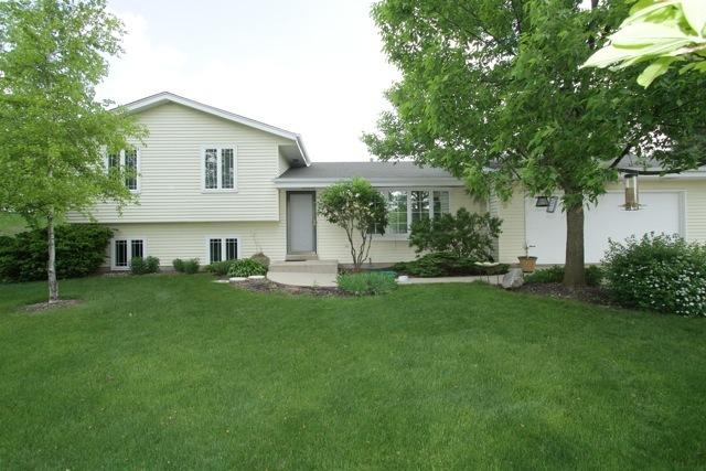 W304S8312 Oak Ridge Dr., Mukwonago, WI 53149