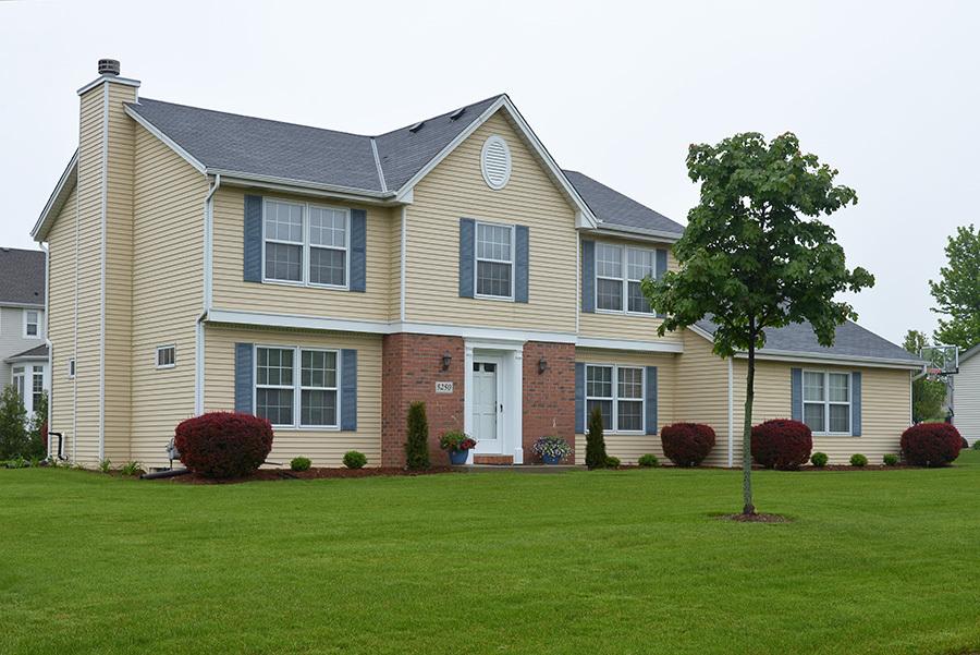 5250 W Yale Dr, Franklin, WI 53132