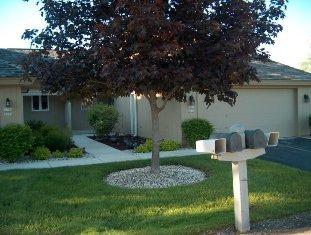 2102 Merrimac Ct, Mequon, WI 53092