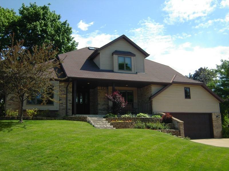 10310 W Vienna Ave., Wauwatosa, WI 53222