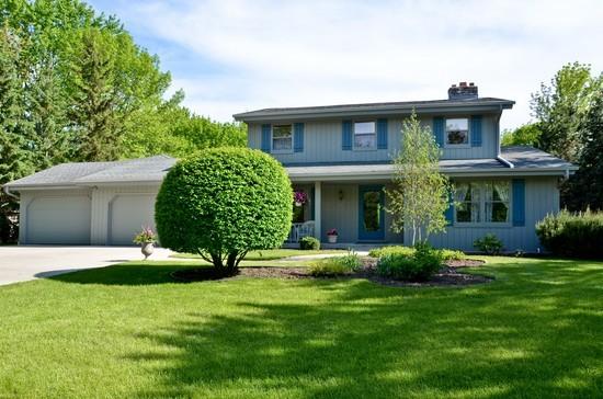 707 W San Jose Ln, Mequon, WI 53092