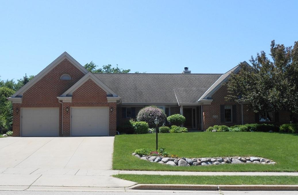 1629 Legend Hill, Waukesha, WI 53189