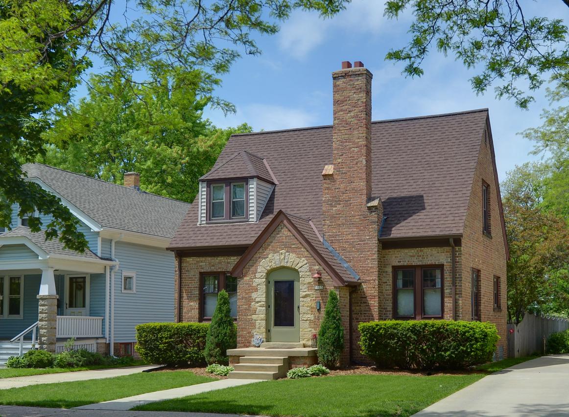 5115 N Berkeley Blvd, Whitefish Bay, WI 53217