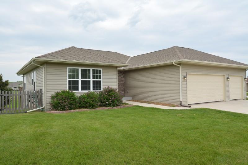 953 Brummel Trl, Cedar Grove, WI 53013