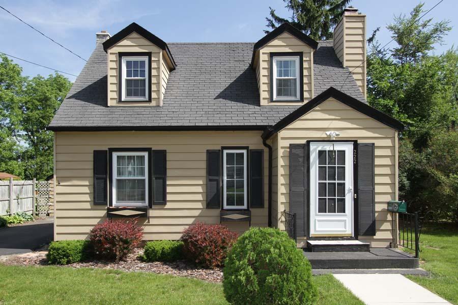 222 Lincoln Ave., Mukwonago, WI 53149