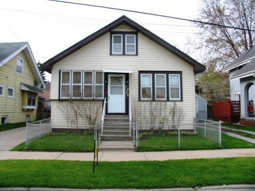 1435 59th St, Kenosha, WI 53140