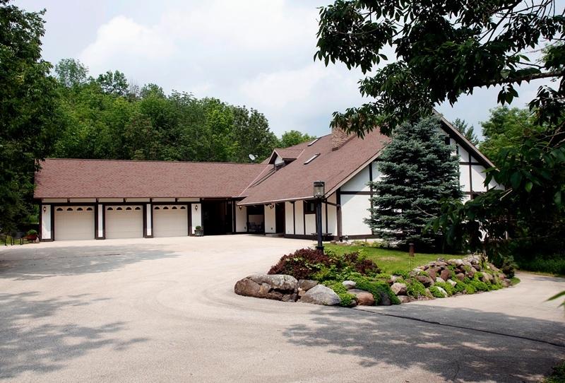 5776 Donegal Rd, Erin, WI 53033