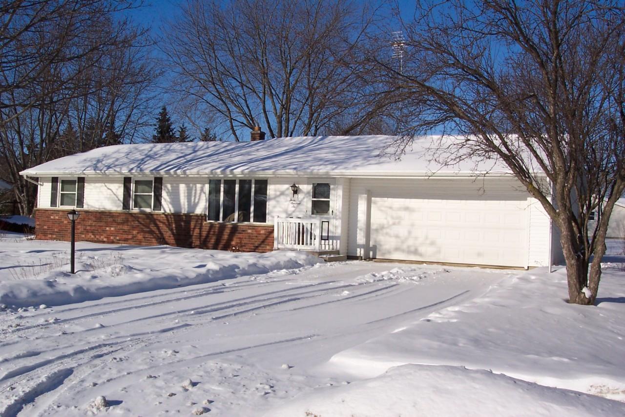 306 W Union Ave, Cedar Grove, WI 53013