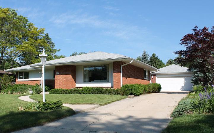 W182N8911 Princeway -, Menomonee Falls, WI 53051