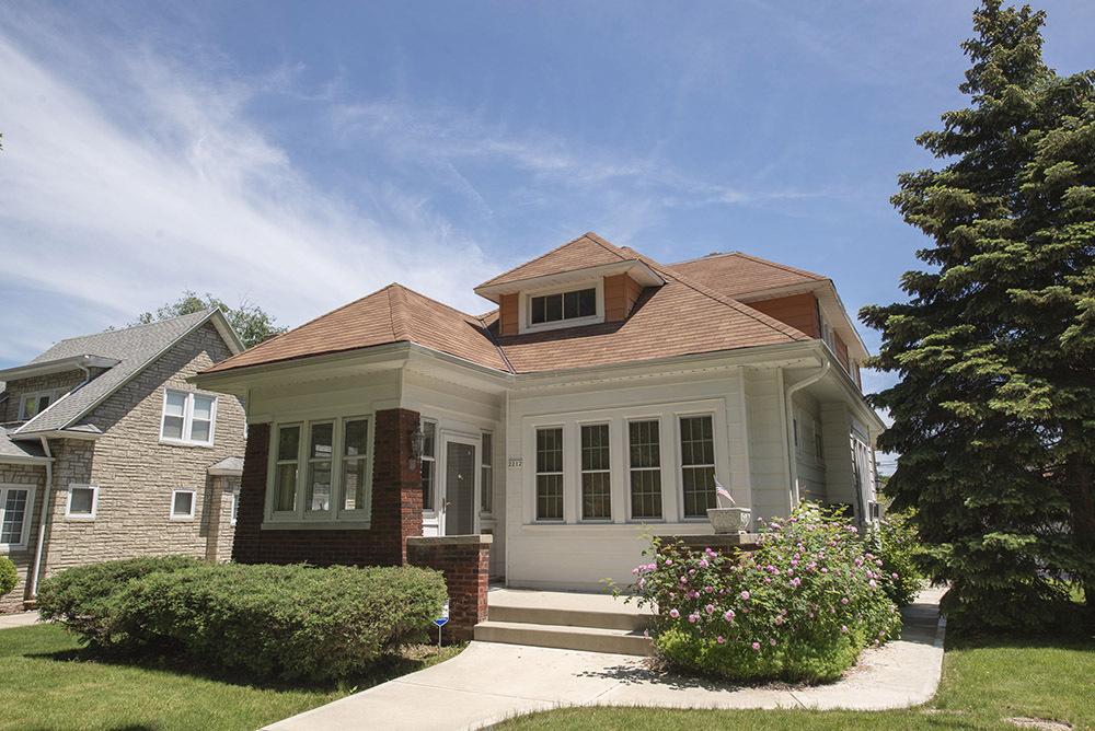 2212 N 70th St, Wauwatosa, WI 53213