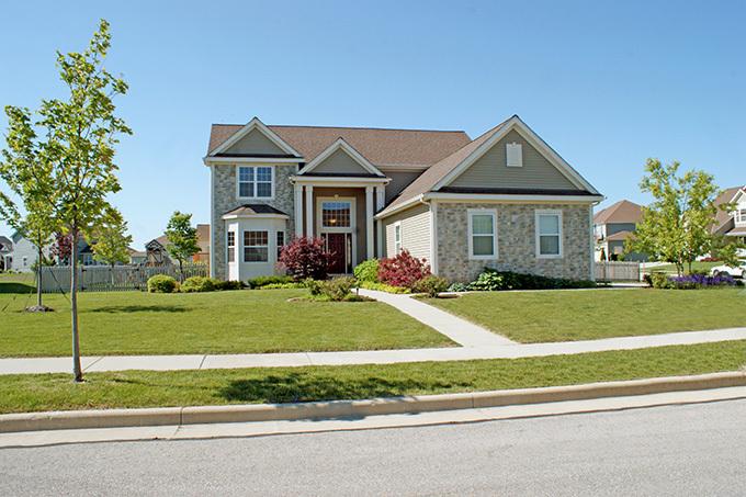 2357 Kiowa Dr, Grafton, WI 53024