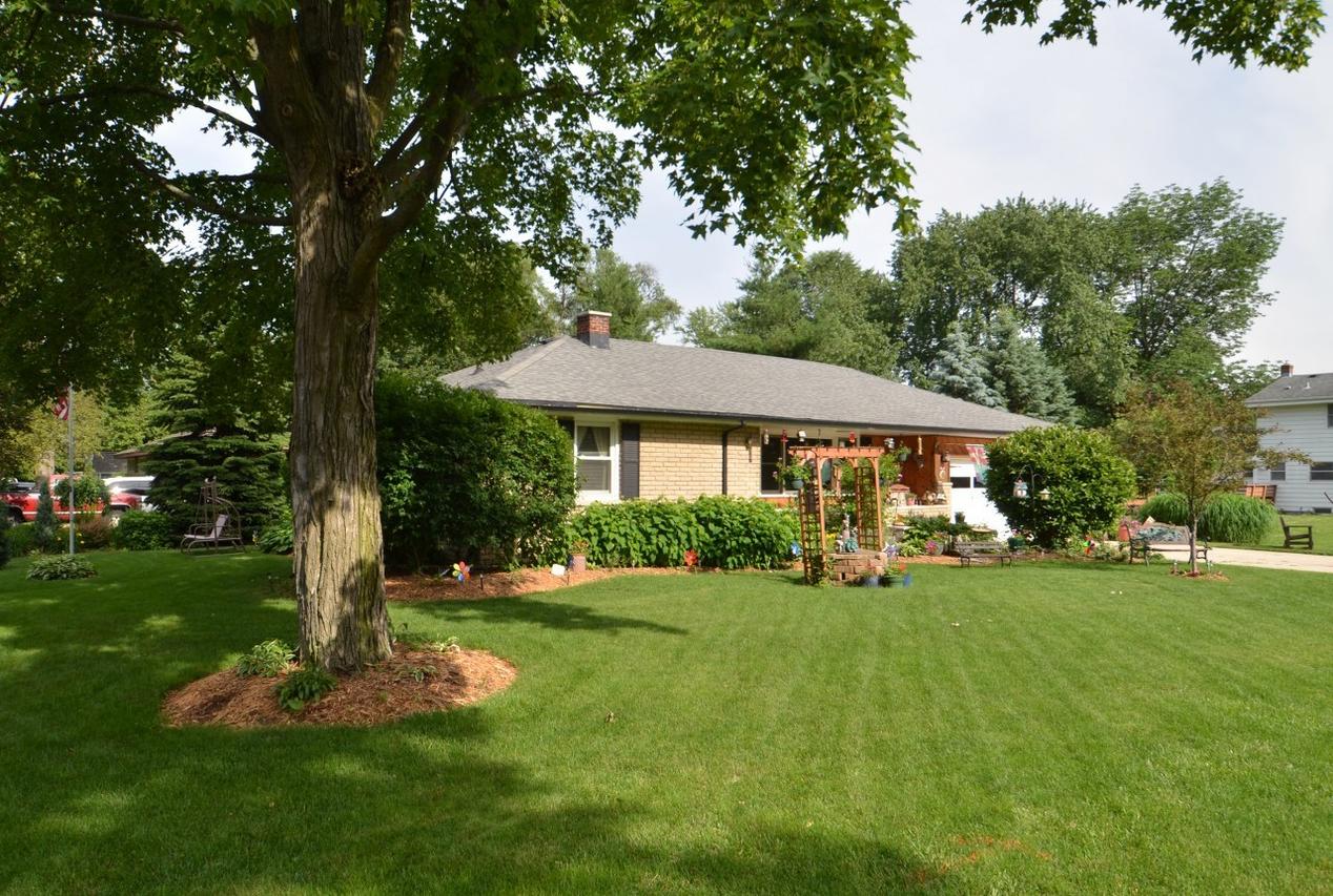 683 N Lapham St, Oconomowoc, WI 53066