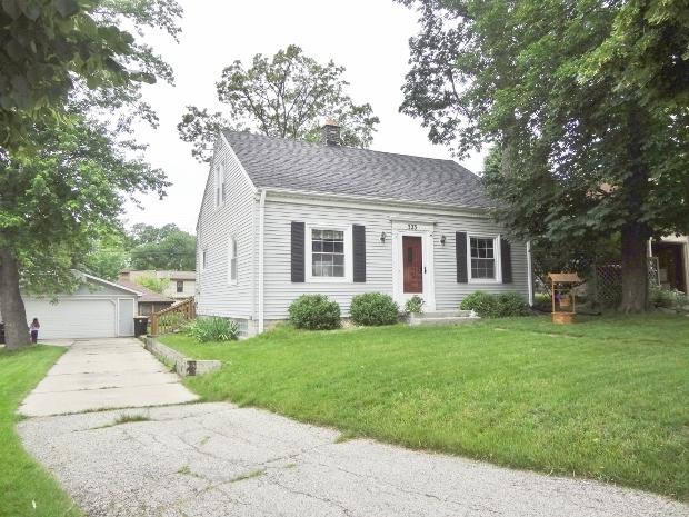 323 N 115th St, Wauwatosa, WI 53226