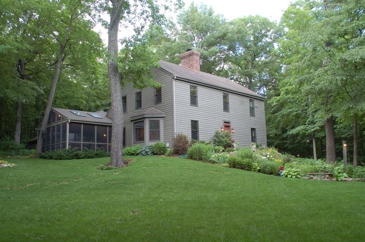 S87W28228 Lookout Ln, Mukwonago, WI 53149