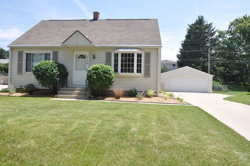 4130 N 93rd St, Wauwatosa, WI 53222