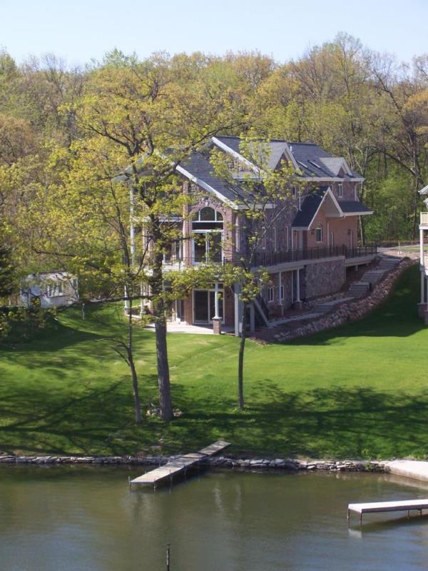 N51W34336 Park Bay Rd, Oconomowoc, WI 53069