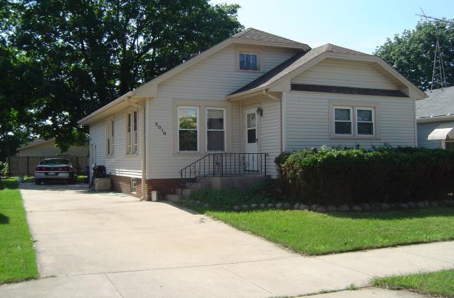 2016 Phillips Ave, Racine, WI 53403