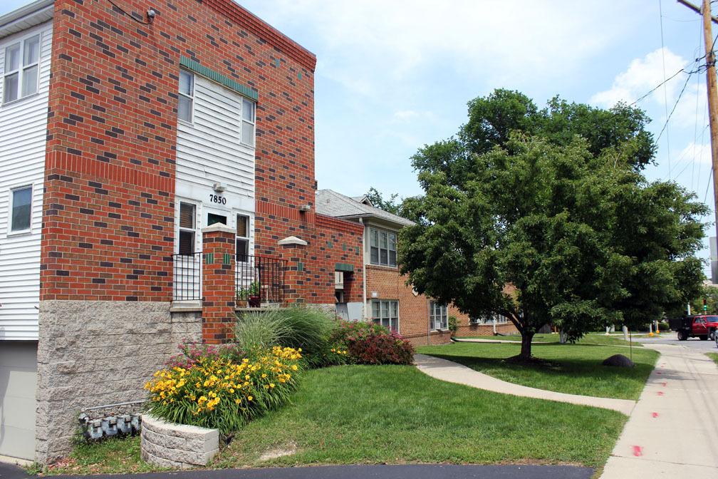 7850 Harwood Ave #6, Wauwatosa, WI 53213