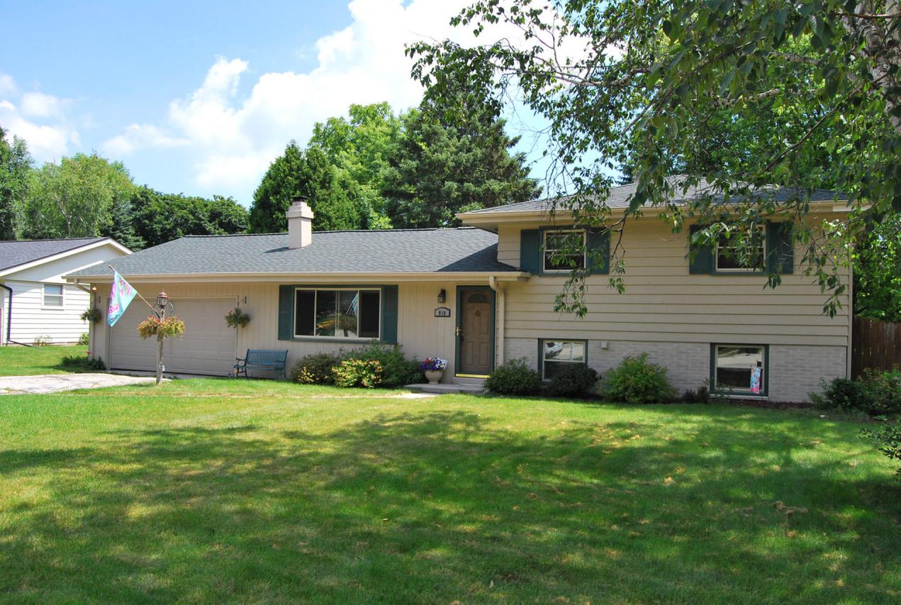 918 13th Ave, Grafton, WI 53024