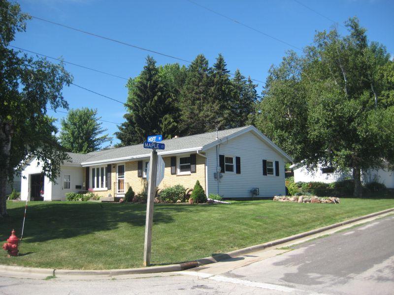 633 Hoff St, Random Lake, WI 53075