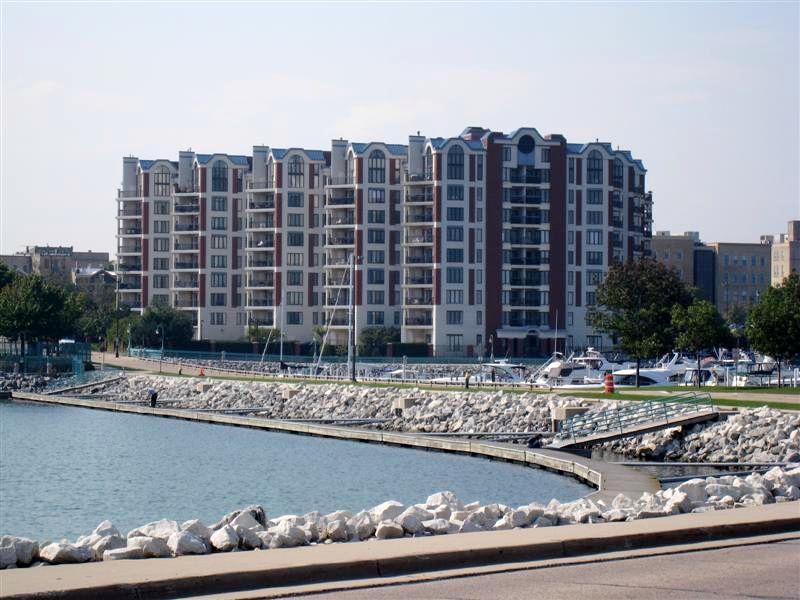 333 Lake Ave #407, Racine, WI 53403