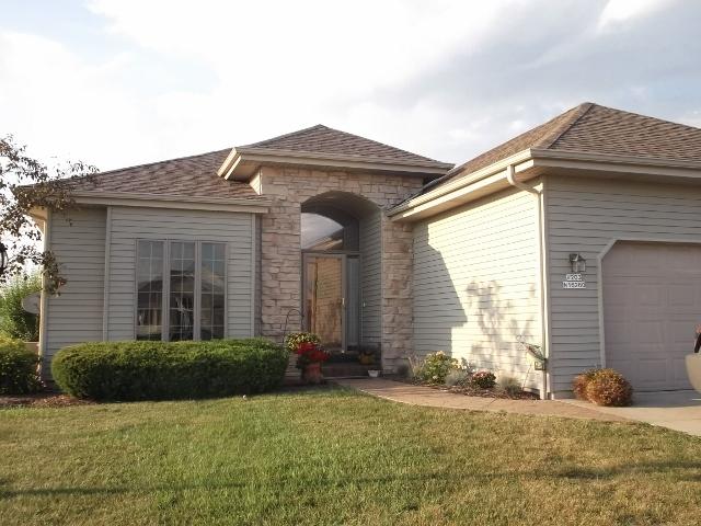 W203N16260 White Oak Cir, Jackson, WI 53037
