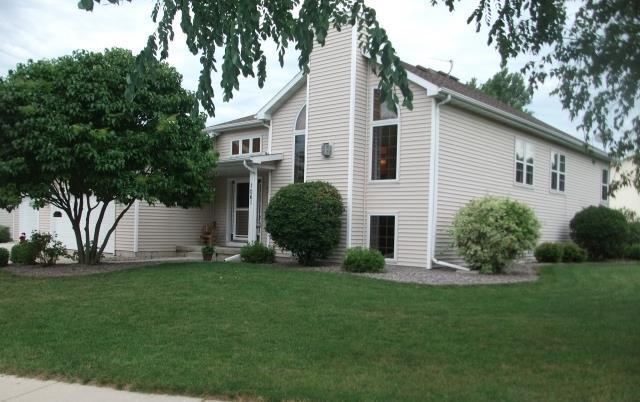 1061 E Mills Dr, Lake Mills, WI 53551