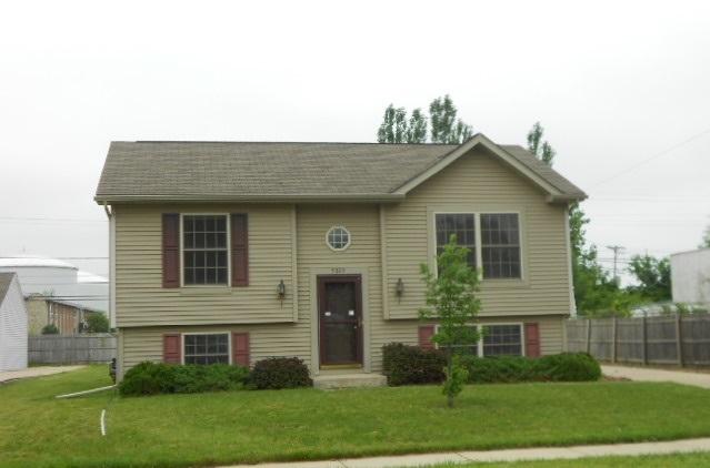 5819 52nd Ave, Kenosha, WI 53144