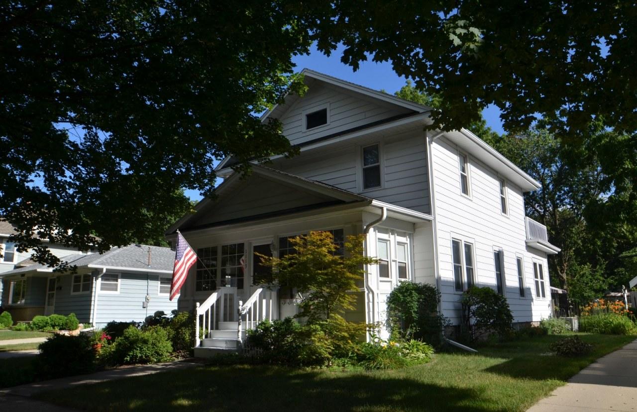 1113 Ellis St, Waukesha, WI 53186