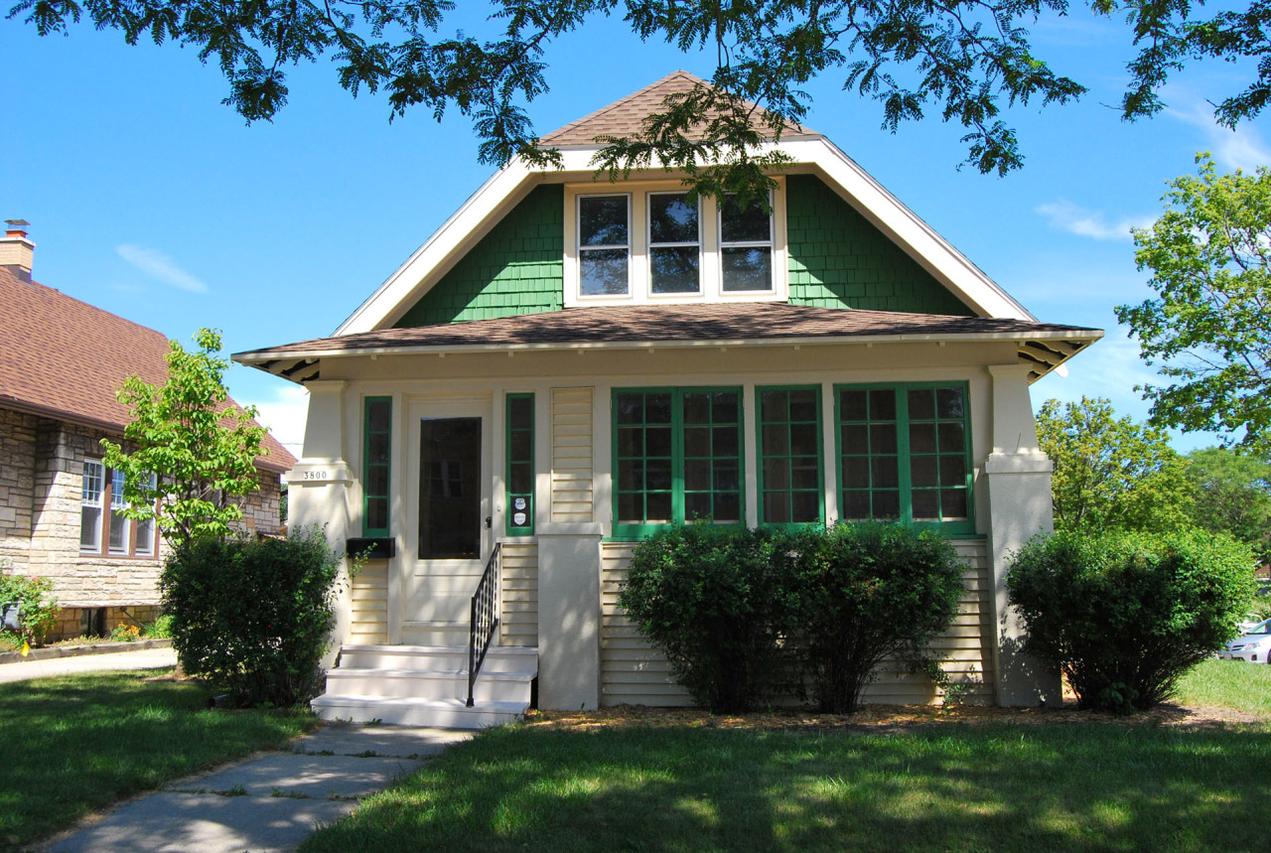 3800 N Oakland Ave, Shorewood, WI 53211