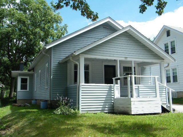 225 S Charles St, Waukesha, WI 53186