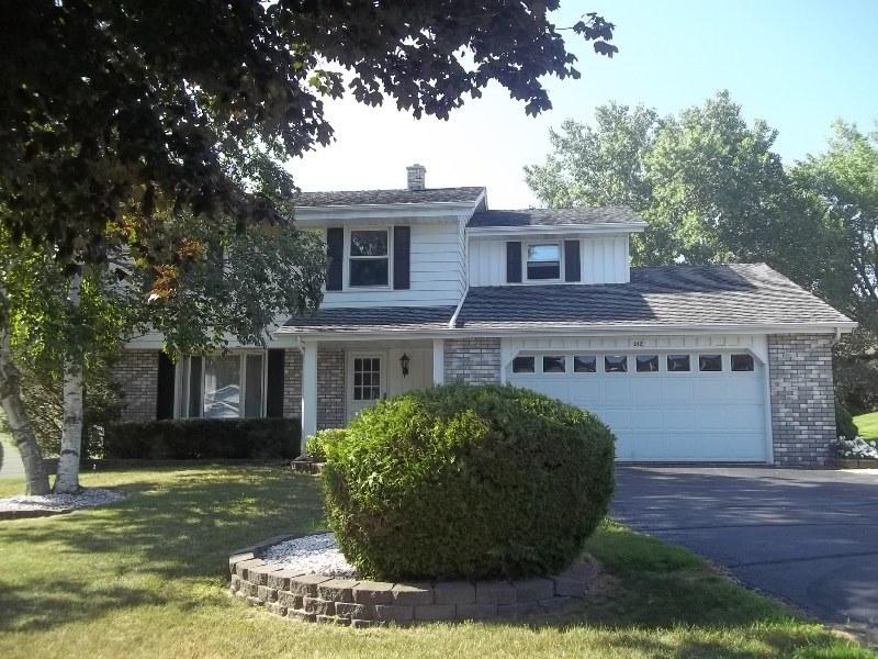 242 Parkview Ct. #Ct, Pewaukee, WI 53072