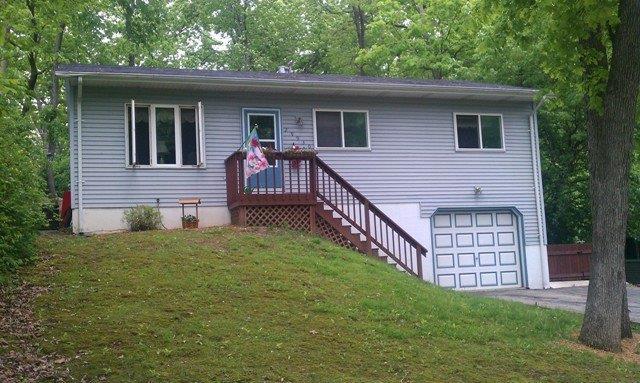 29930 Greenleaf Dr, Burlington, WI 53105