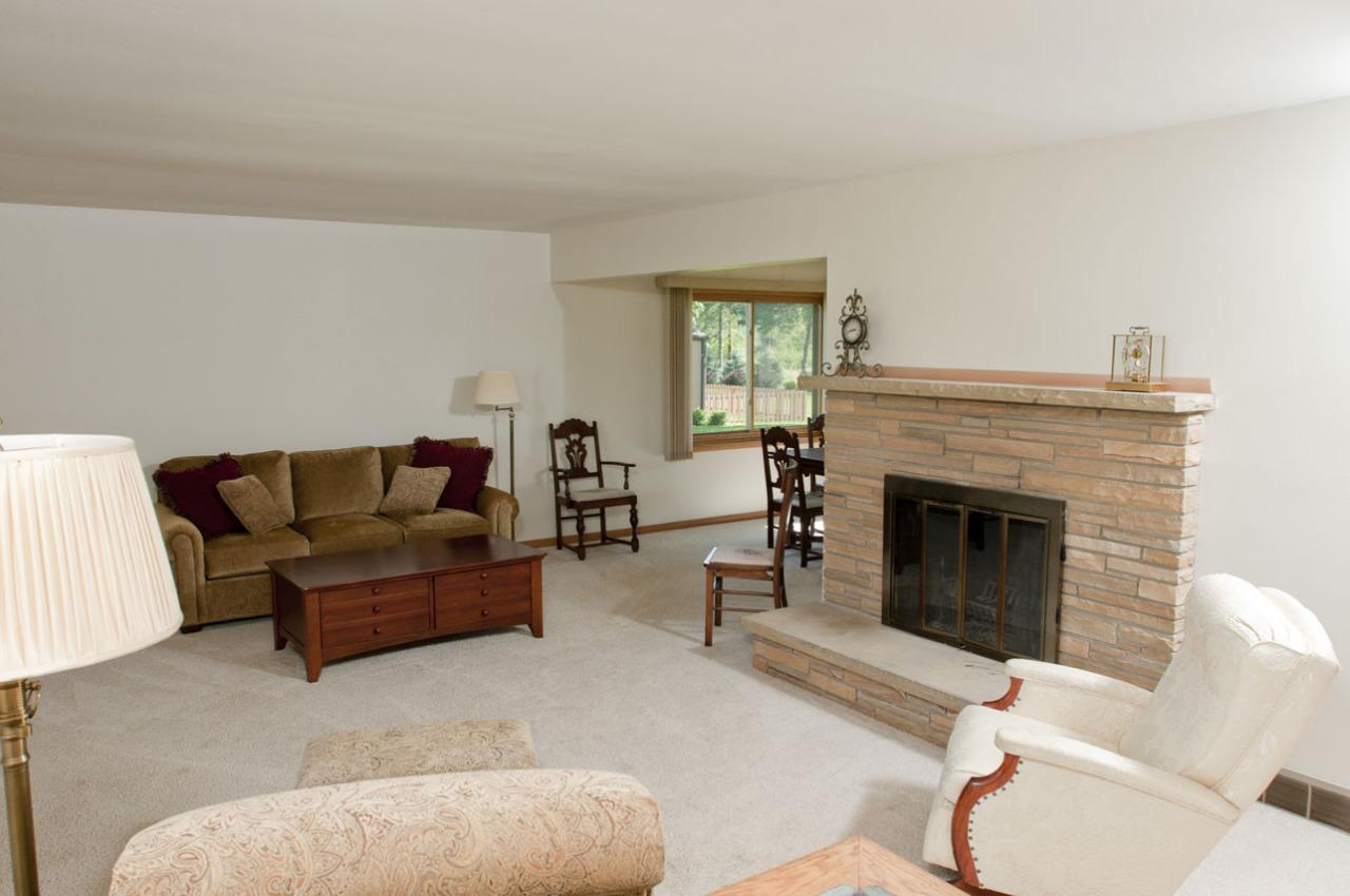 3860 Dale Dr., Brookfield, WI 53005