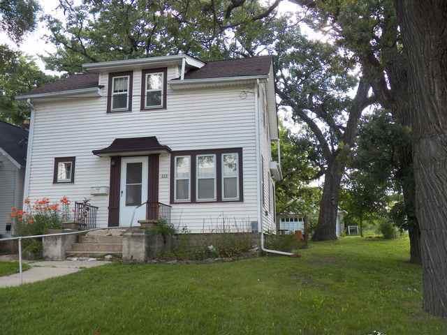 216 N Rochester St, Mukwonago, WI 53149