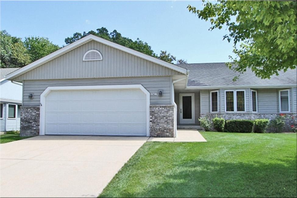 5342 S 46th St, Greenfield, WI 53220