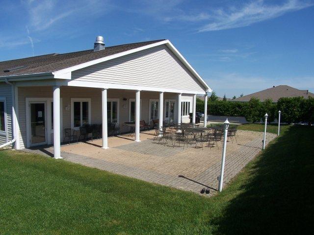 502 Hartford Sq., Hartford, WI 53027