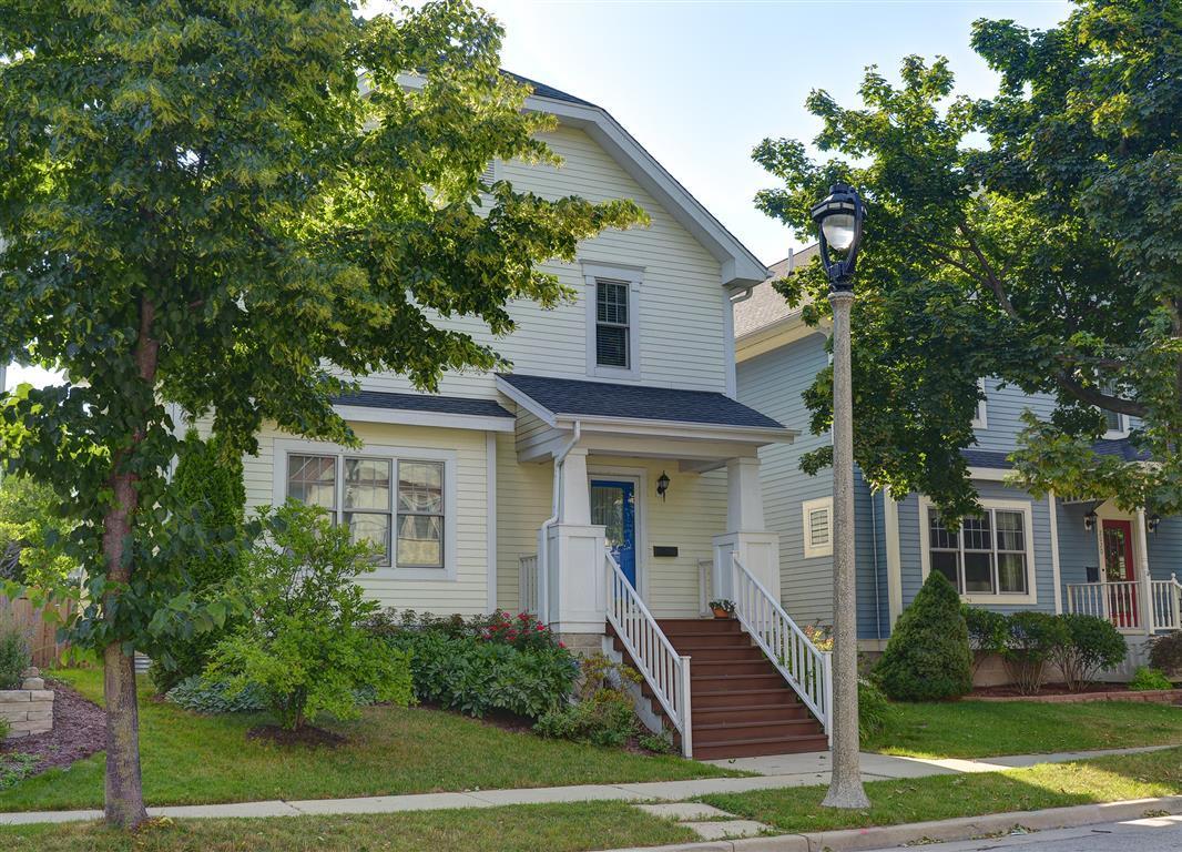 2024 N Hubbard St, Milwaukee, WI 53212