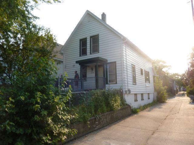 3338 N Fratney St, Milwaukee, WI 53212