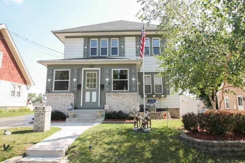 1121 Lindbergh Ave, Waukesha, WI 53188