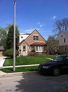 2564 N 89th St., Wauwatosa, WI 53226