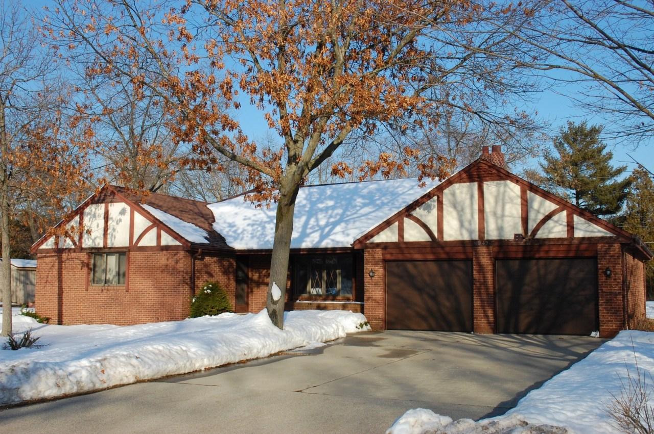 8949 3rd Ave, Pleasant Prairie, WI 53158
