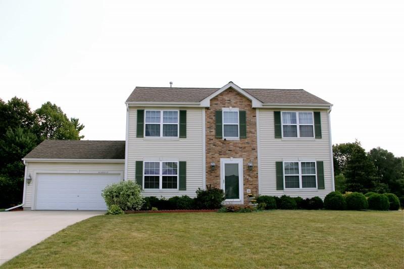 W154N6318 Marvel Dr, Menomonee Falls, WI 53051