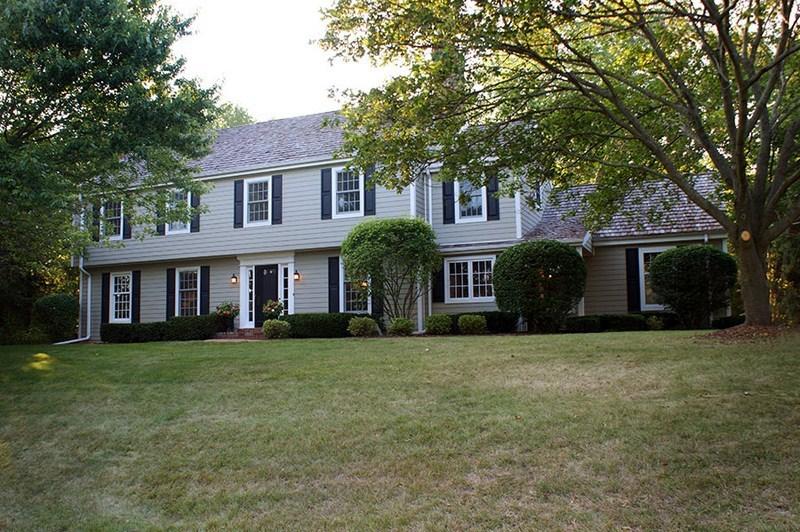 10245 N Range Line Ct, Mequon, WI 53092