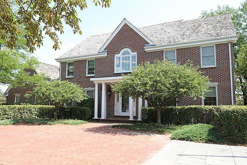 11720 N Bridgewater Dr, Mequon, WI 53092