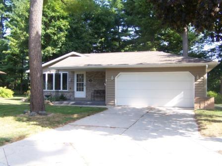 1512 Knoll Crest Dr, Sheboygan, WI 53081